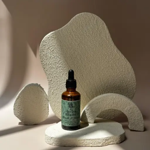   Huile Capillaire à base d'herbes et d'huiles essentielles puissante by BLOOM & GROW 