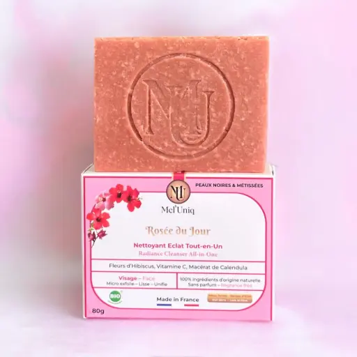   Savon Rosée du Jour –  Éclat Micro-Exfoliant Nettoyant Eclat Tout-en-Un  - Peaux Ternes ou Hyperpigmentées Surgras Solide Bio - Visage & Cou by Mel'uniq